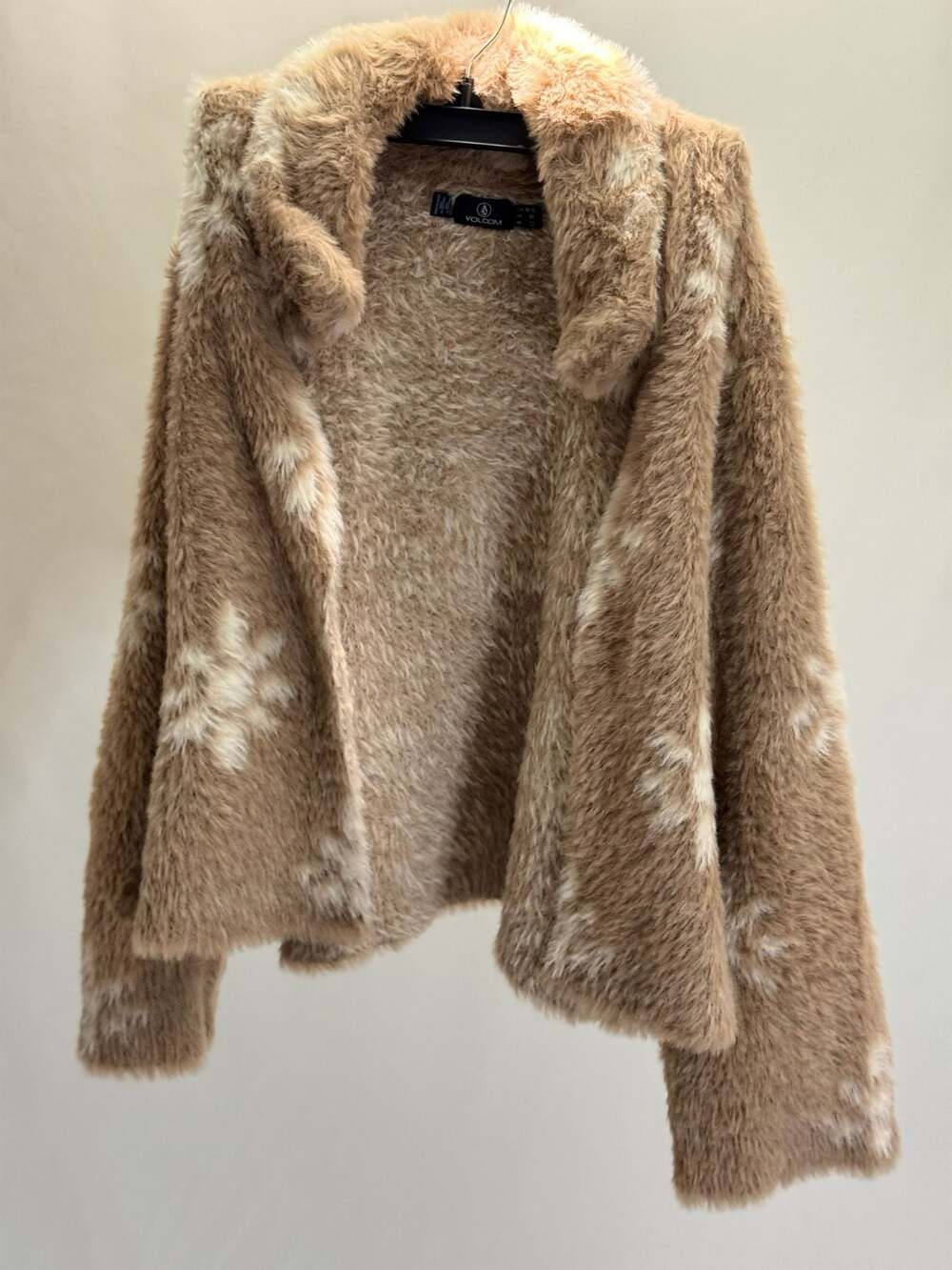 Volcom Furry Nice Faux Fur Flower Pattern Jacket Size Medium